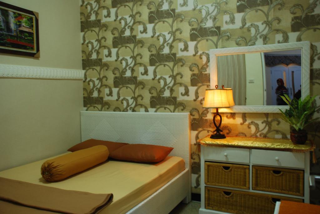 Griya Nelwan Guest House Маланг Стая снимка