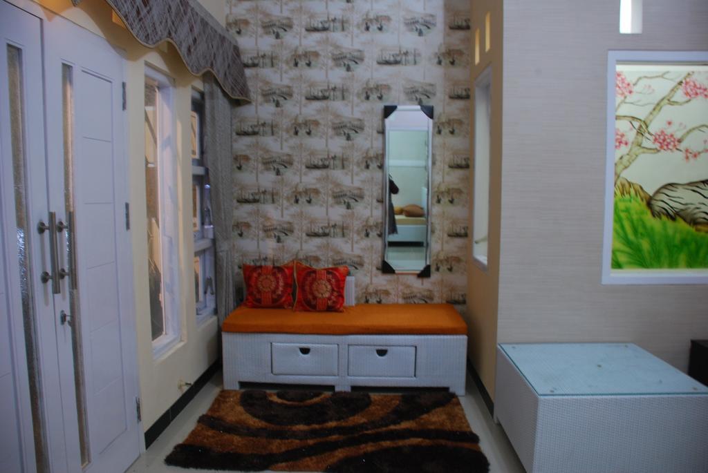 Griya Nelwan Guest House Маланг Екстериор снимка