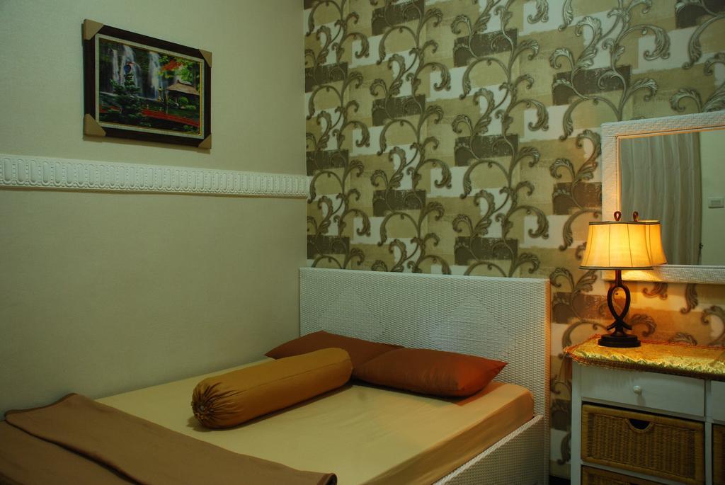 Griya Nelwan Guest House Маланг Стая снимка