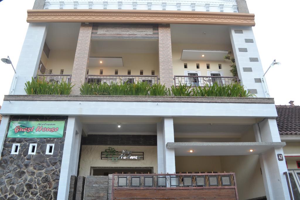 Griya Nelwan Guest House Маланг Екстериор снимка